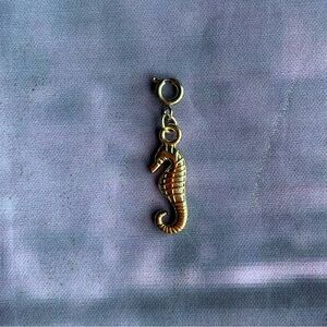 Gold Tone Seahorse Charm